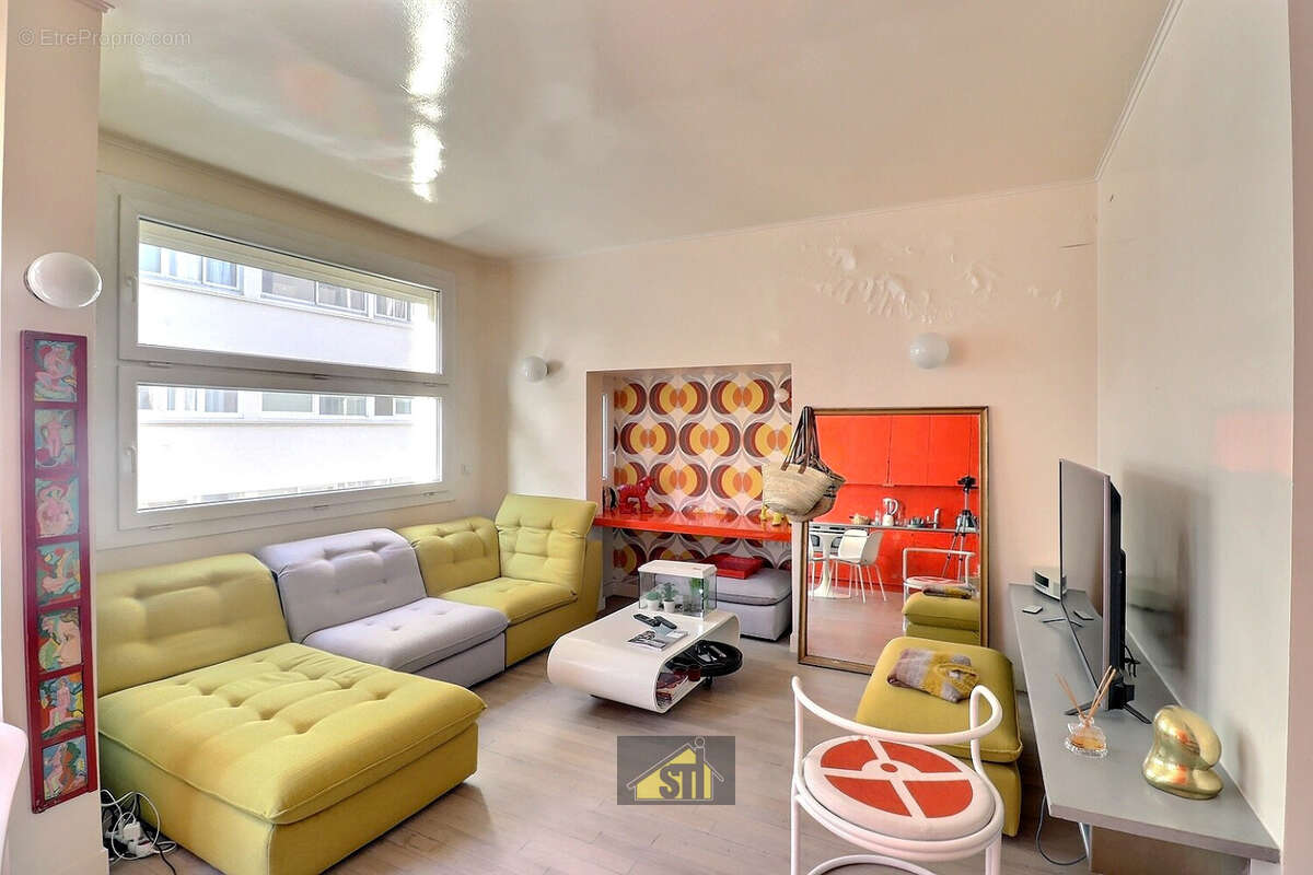 Appartement à PARIS-14E