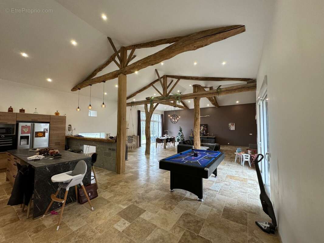Maison 233 m² à Berneuil  - photo 181