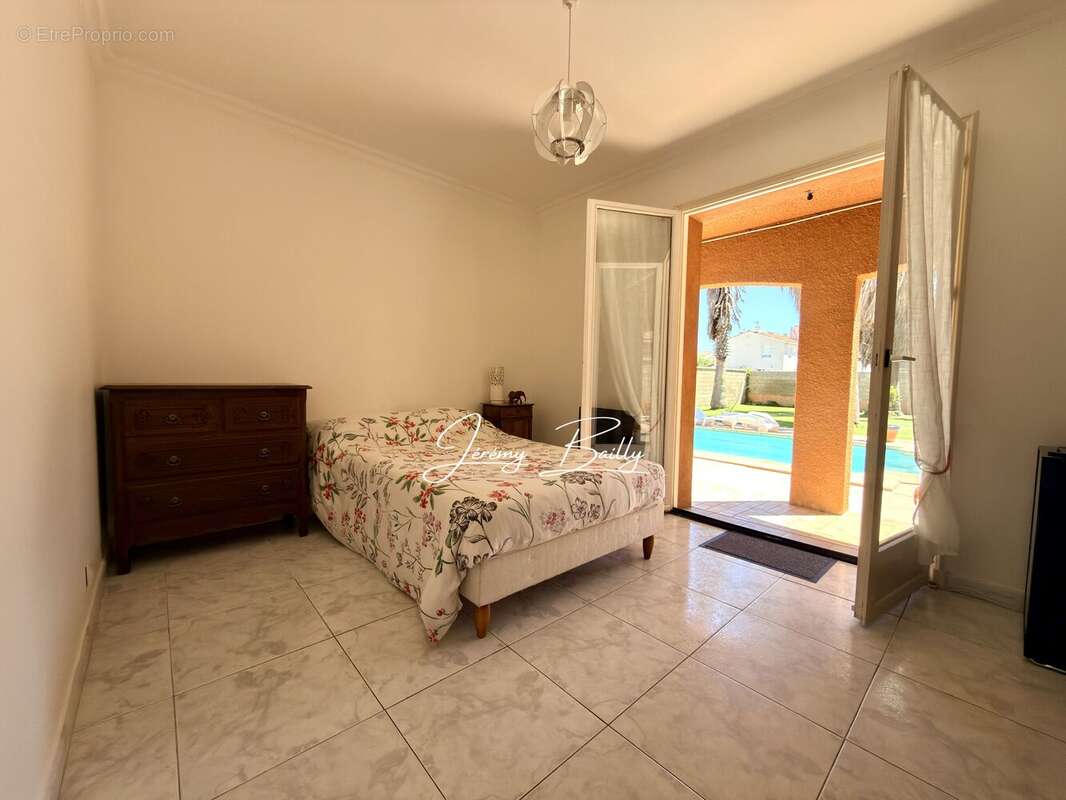 Maison 171 m² à Pia  - photo 35