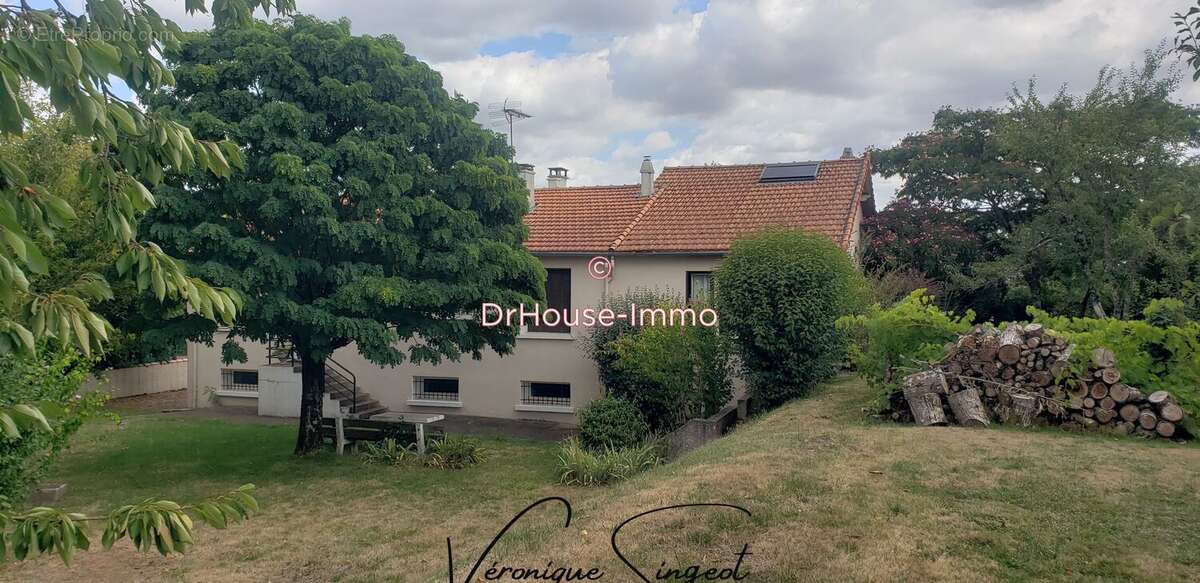 Maison à SAINT-MICHEL-LE-CLOUCQ