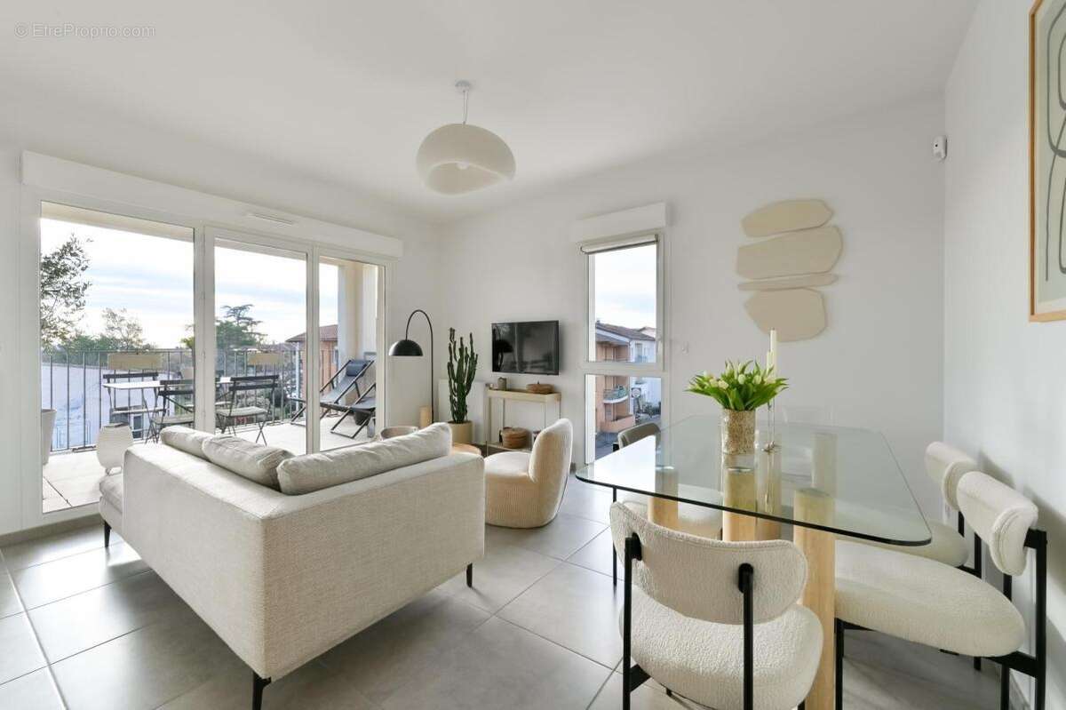 Appartement à SAINT-GENIS-LES-OLLIERES