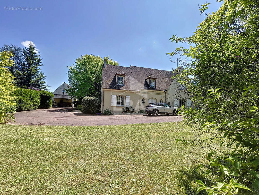 Maison à CHAUMONTEL