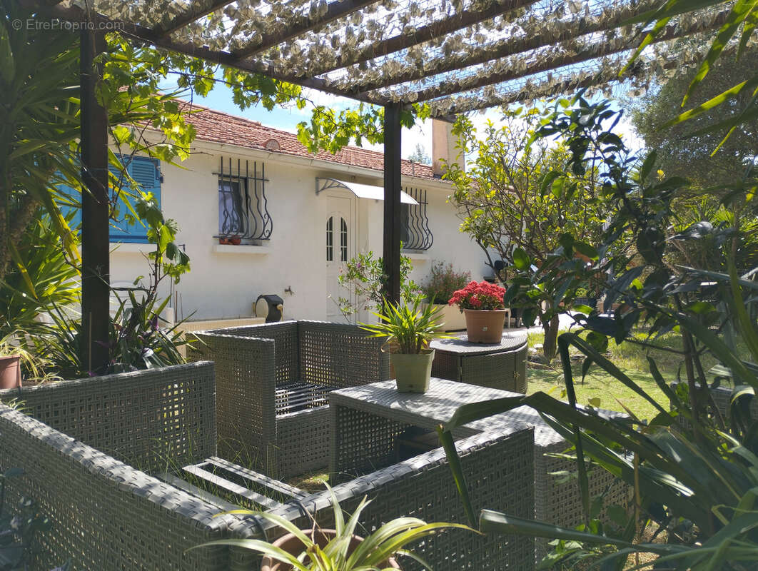 Maison à HYERES