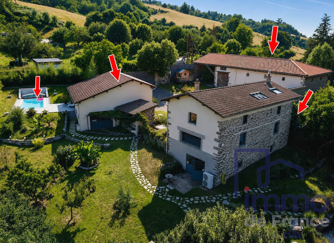 Maison à LA TOUR-EN-JAREZ