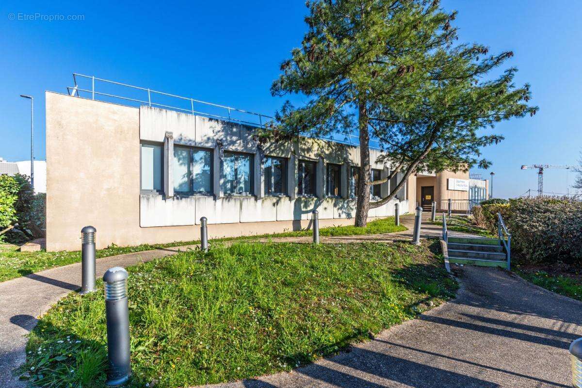 Appartement à CHANTELOUP-LES-VIGNES