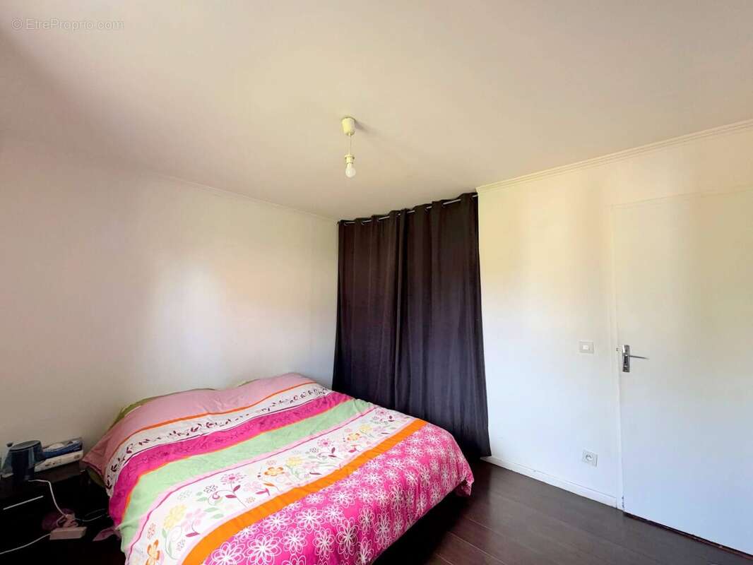 Maison à LE MESNIL-SAINT-DENIS