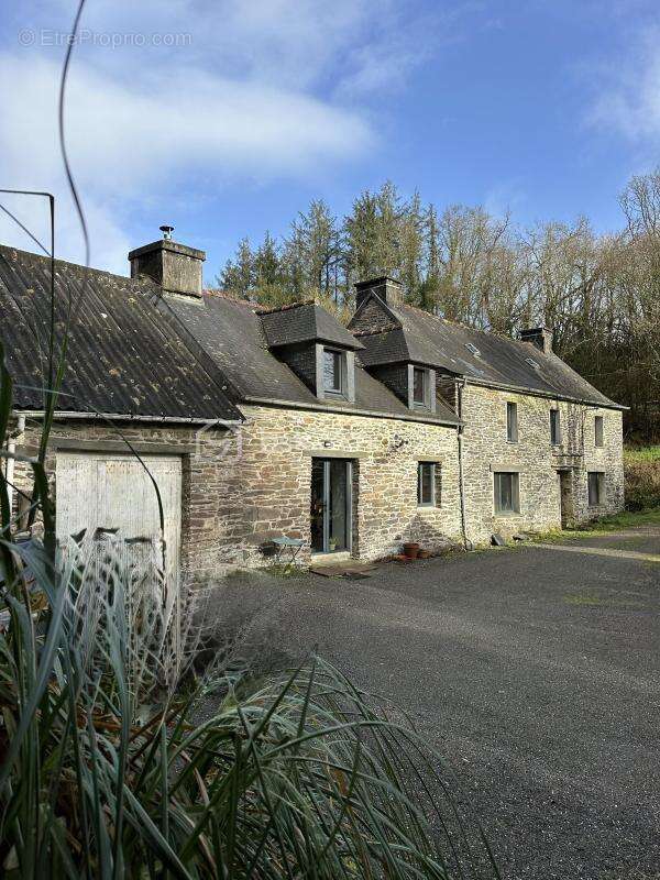 Maison à PONT-DE-BUIS-LES-QUIMERCH