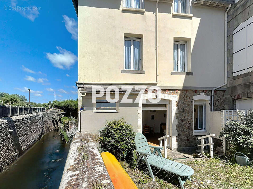 Maison à SAINT-PAIR-SUR-MER