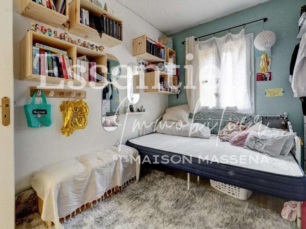 Maison à SAINT-LAURENT-DU-VAR