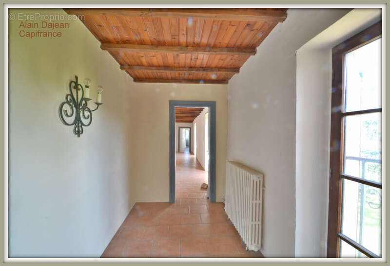 Dpt Lot et Garonne (47), à vendre proche d' AGEN Propriété P8 de 385 m² plus dépendances de 400 M2- Terrain de 25 HA - photo 14