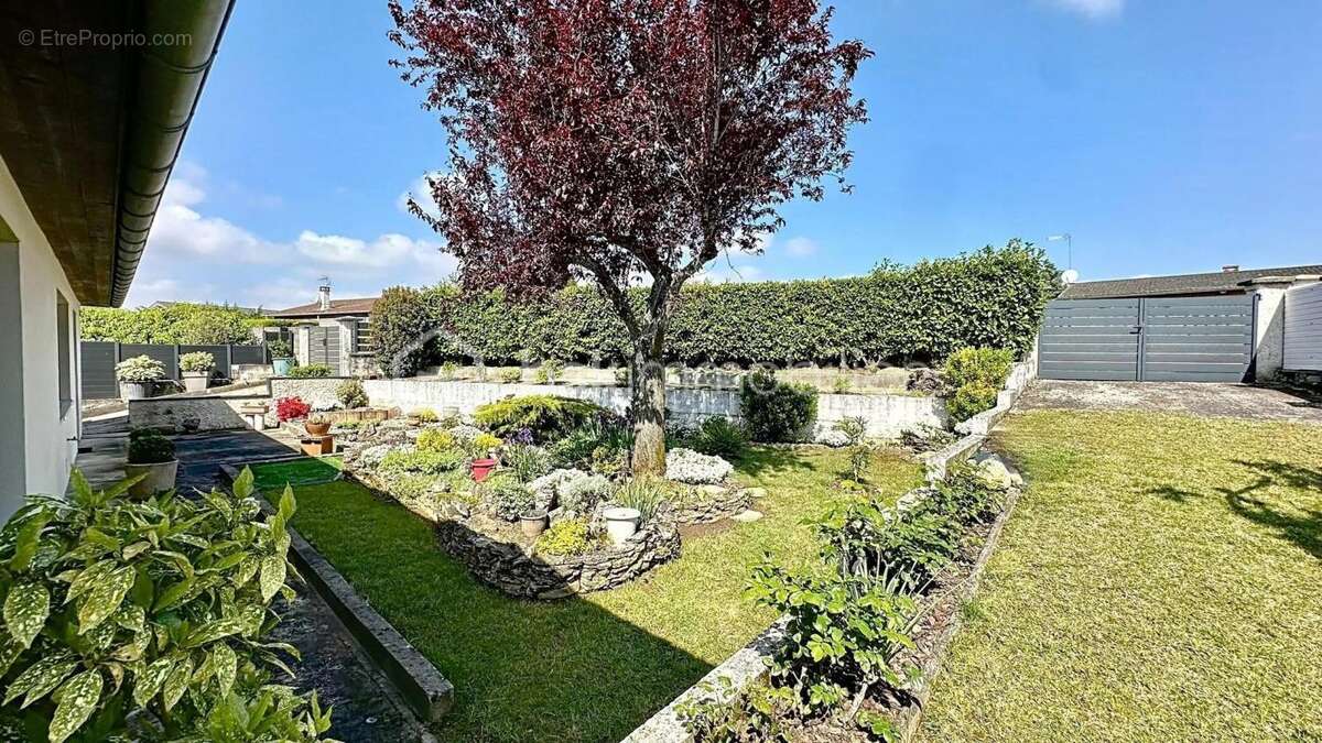 Maison à CHARVIEU-CHAVAGNEUX