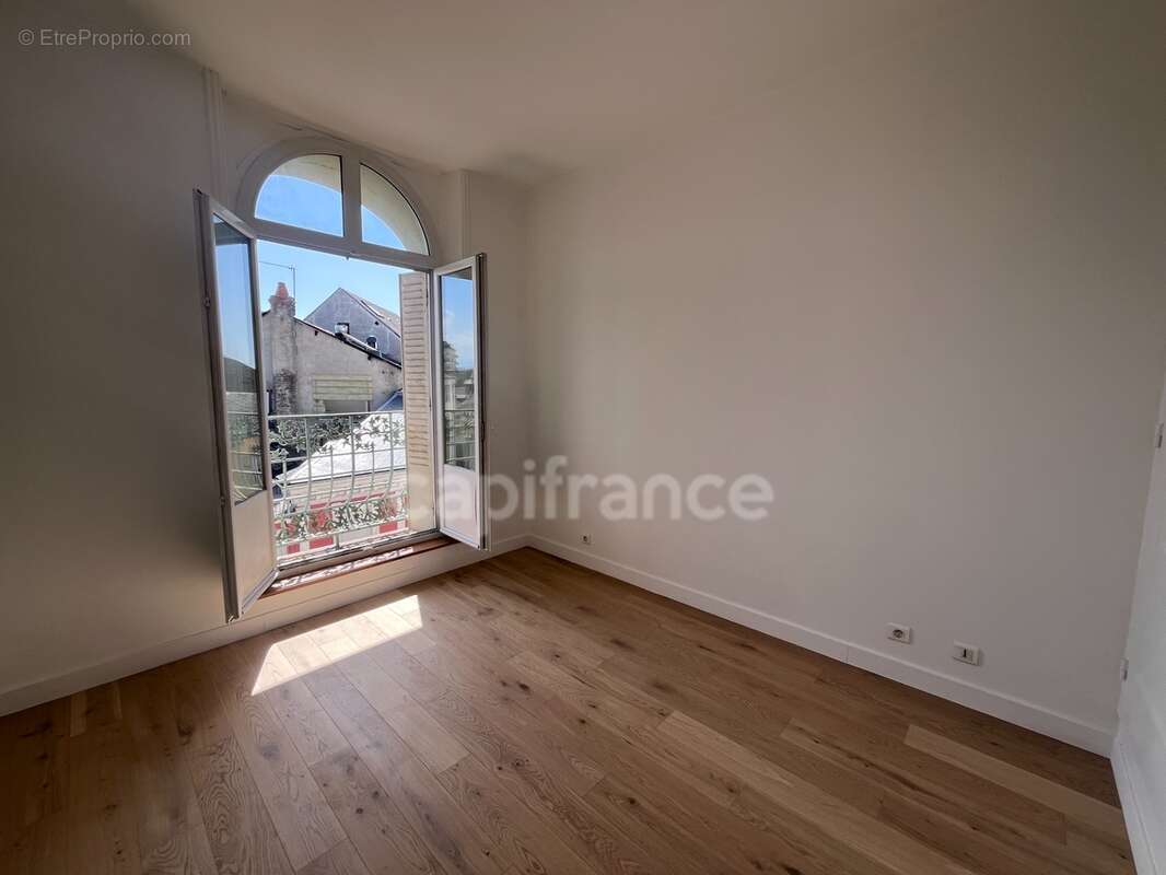 Appartement de caractère avec vue  – Place Verdun à Tarbes - photo 4