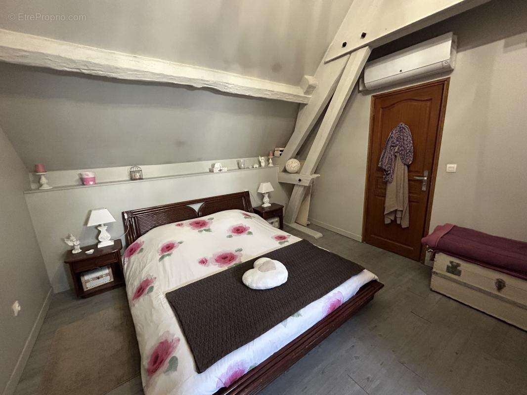 Appartement 659 m² à Saint-Etienne-De-Fursac  - photo 7