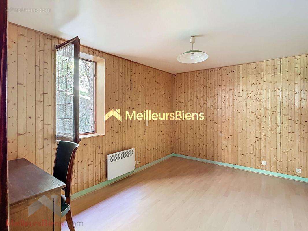 Appartement à JARRIER