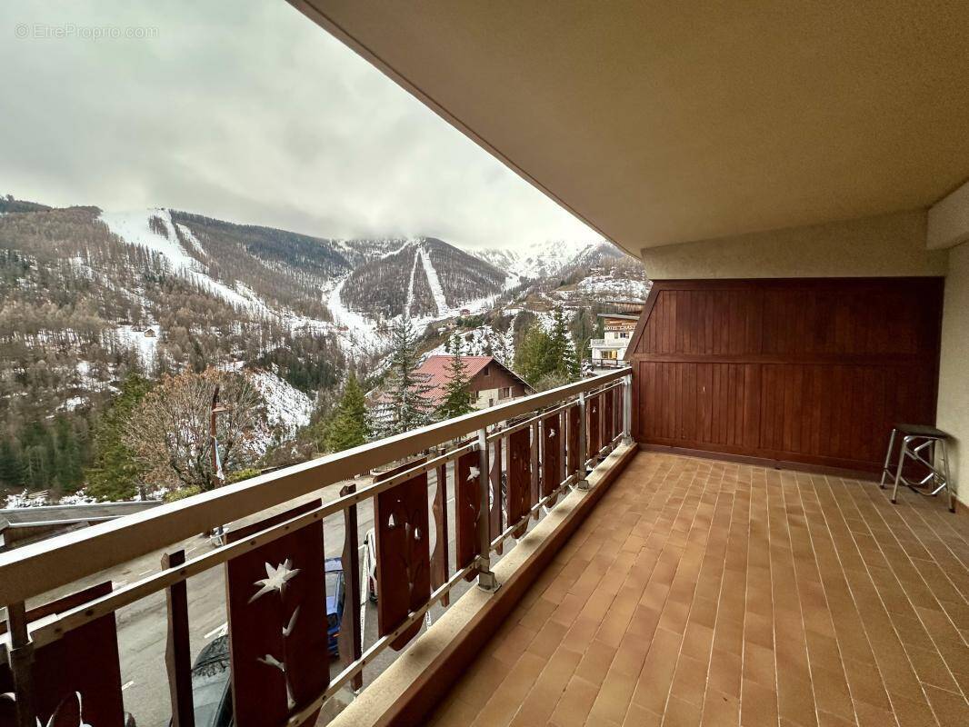 Appartement à SAINT-ETIENNE-DE-TINEE