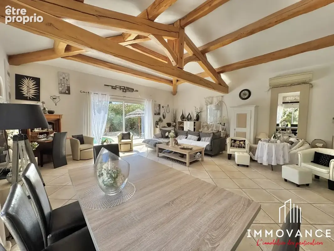 Maison 161 m² à Saint-Jean-De-Cuculles  - photo 8
