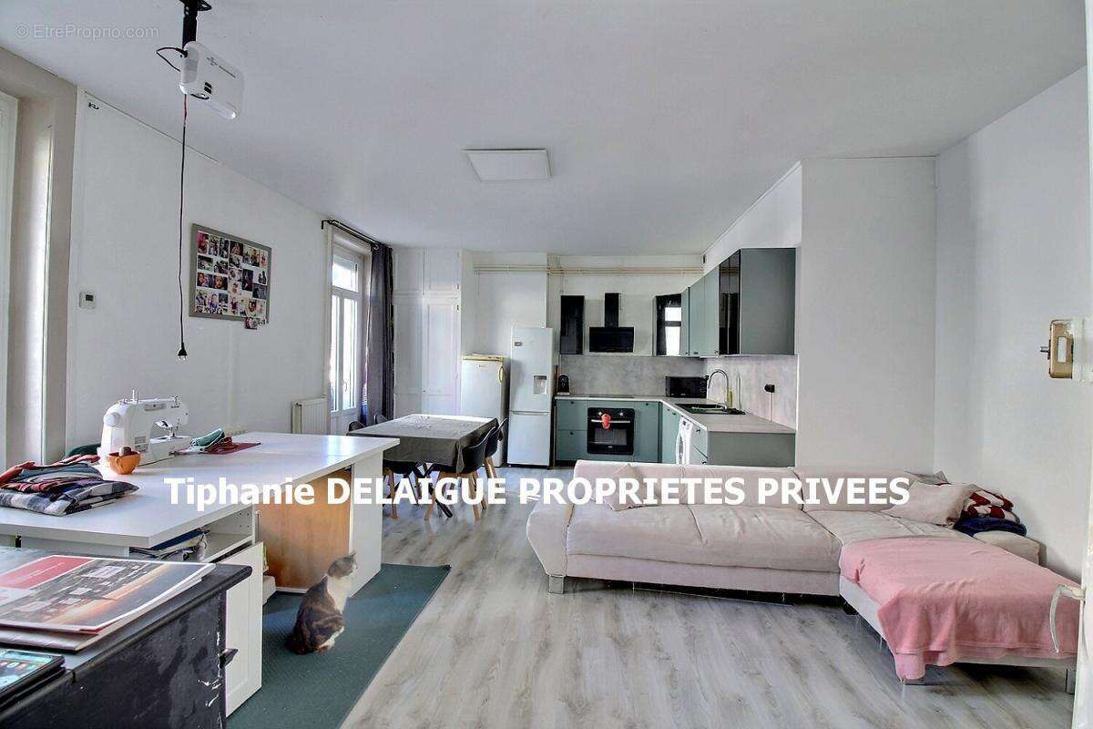 Appartement à LE CHAMBON-FEUGEROLLES