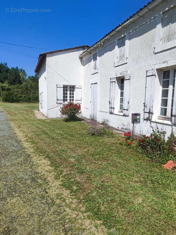 Maison à SAINT-ESTEPHE