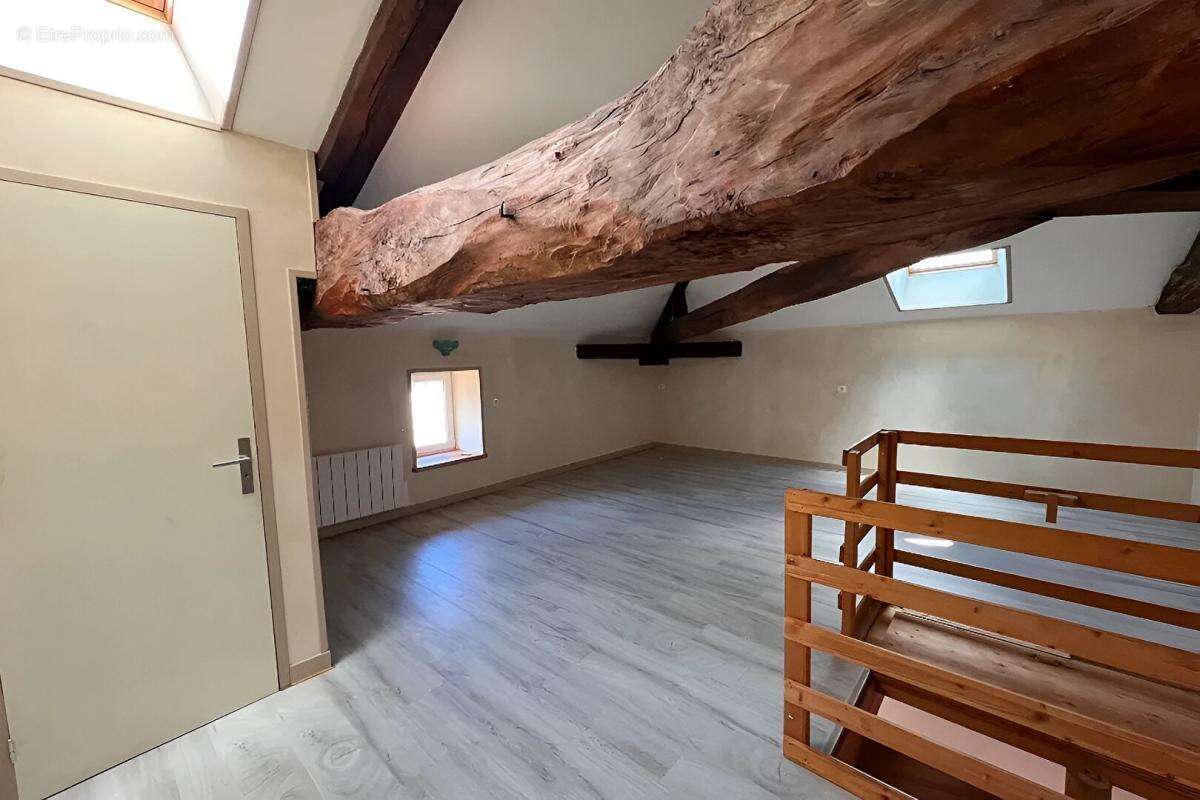 Maison à CLAVEISOLLES