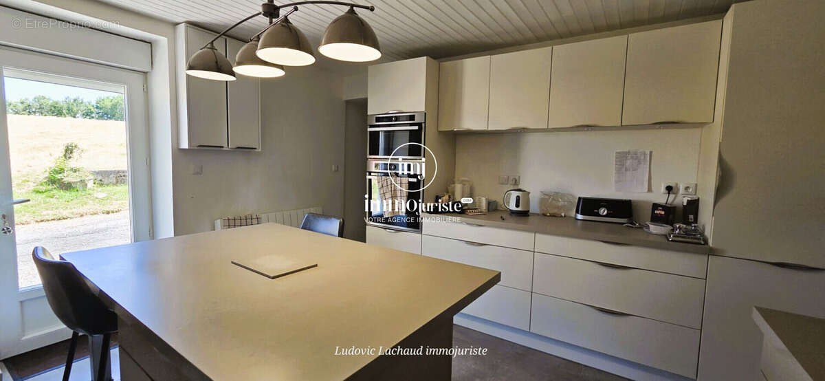 Maison 106 m² à Sarlande  - photo 8
