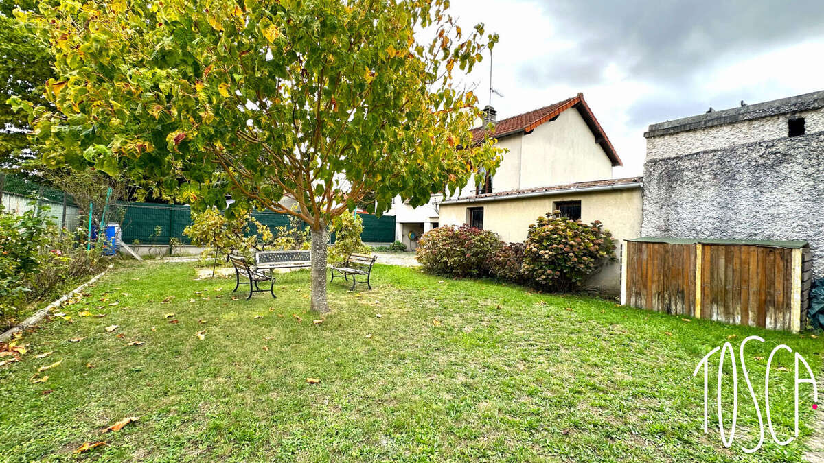 Maison à THIAIS