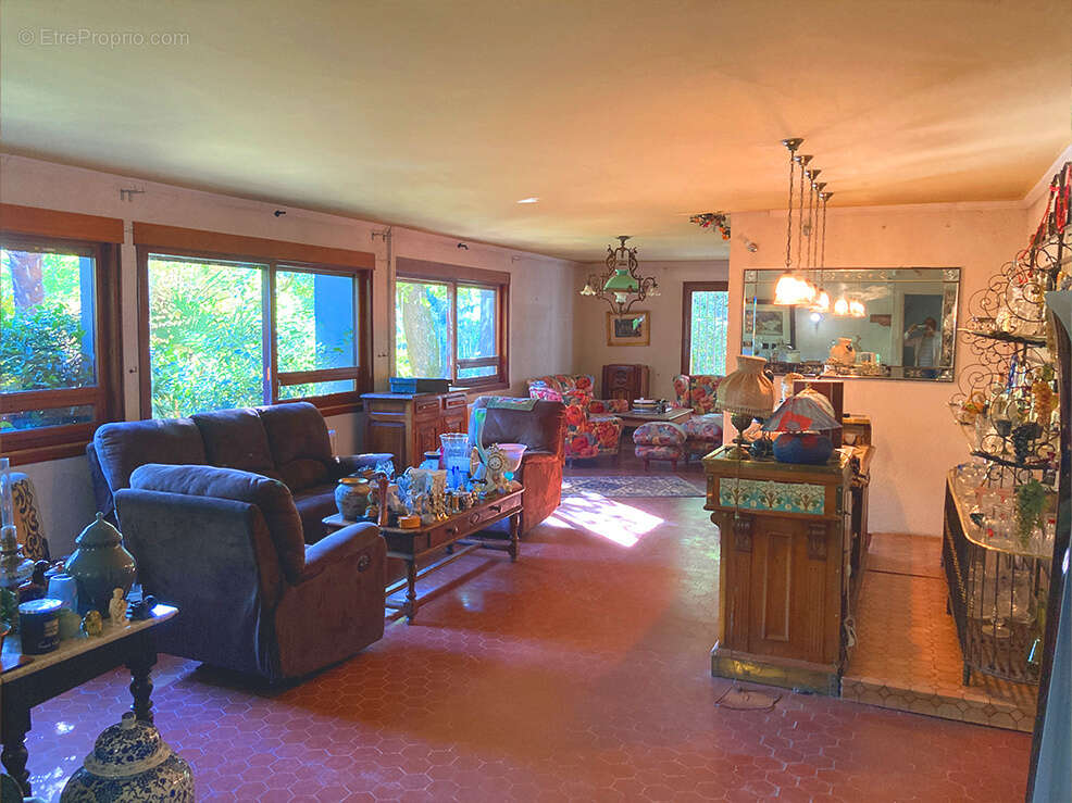 Maison à MONTELIMAR