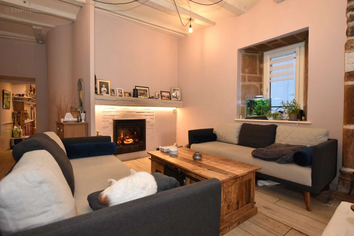 Appartement à PLEAUX