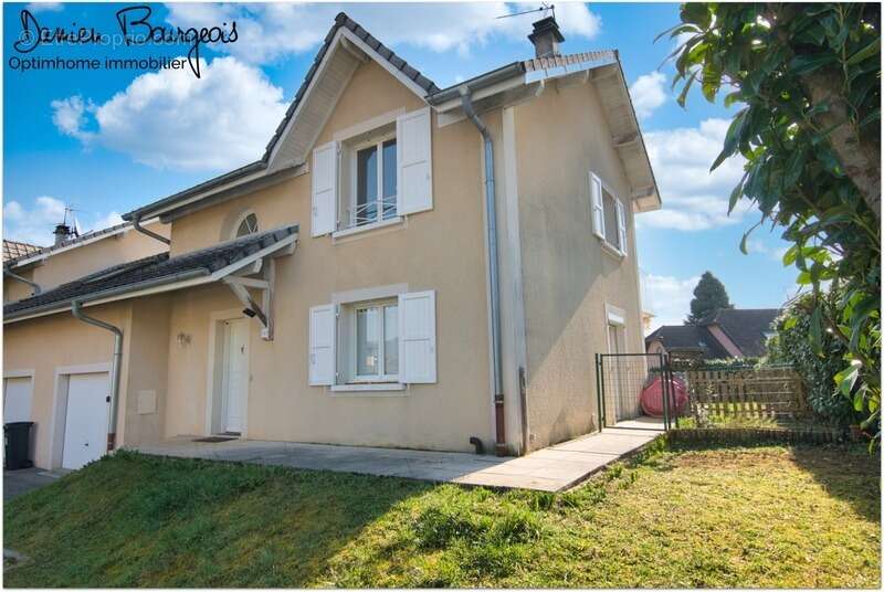 Maison à SAINT-GENIS-POUILLY