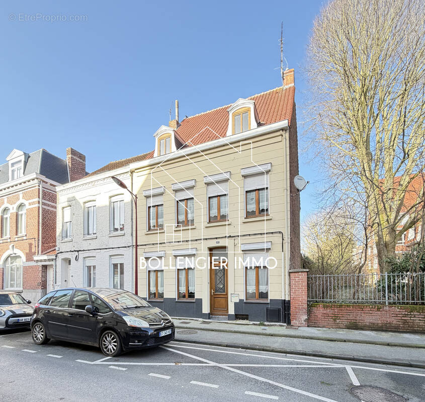 Maison à HAZEBROUCK