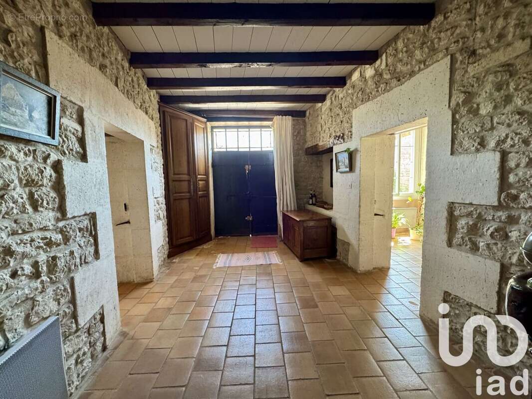 Maison 240 m² à Bignac  - photo 9