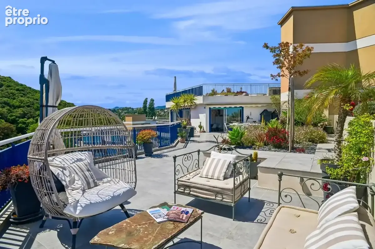 EXCEPTIONNEL : PENTHOUSE 110 m² avec 175 m² m² de terrasses - Vue mer - Double garage - photo 3
