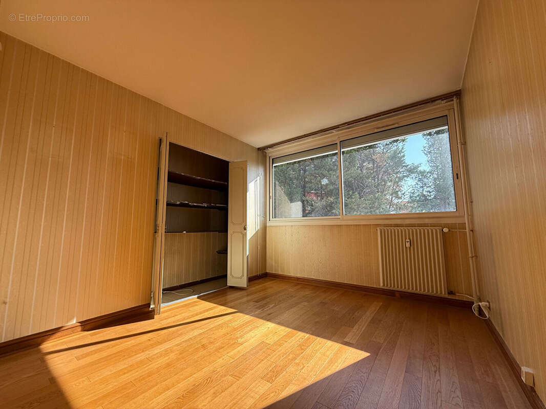 T4 - terrasse, garage, cave et parking - photo 3