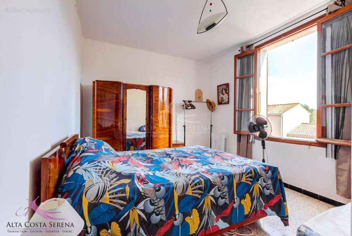 Haut de villa - morta (20243) - photo 12