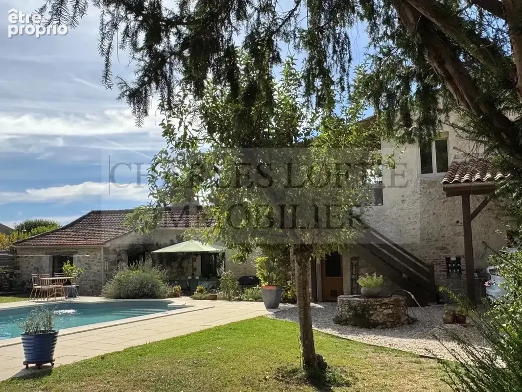 Superbe maison en pierre, piscine sur terrain de 1378 m² - photo 2