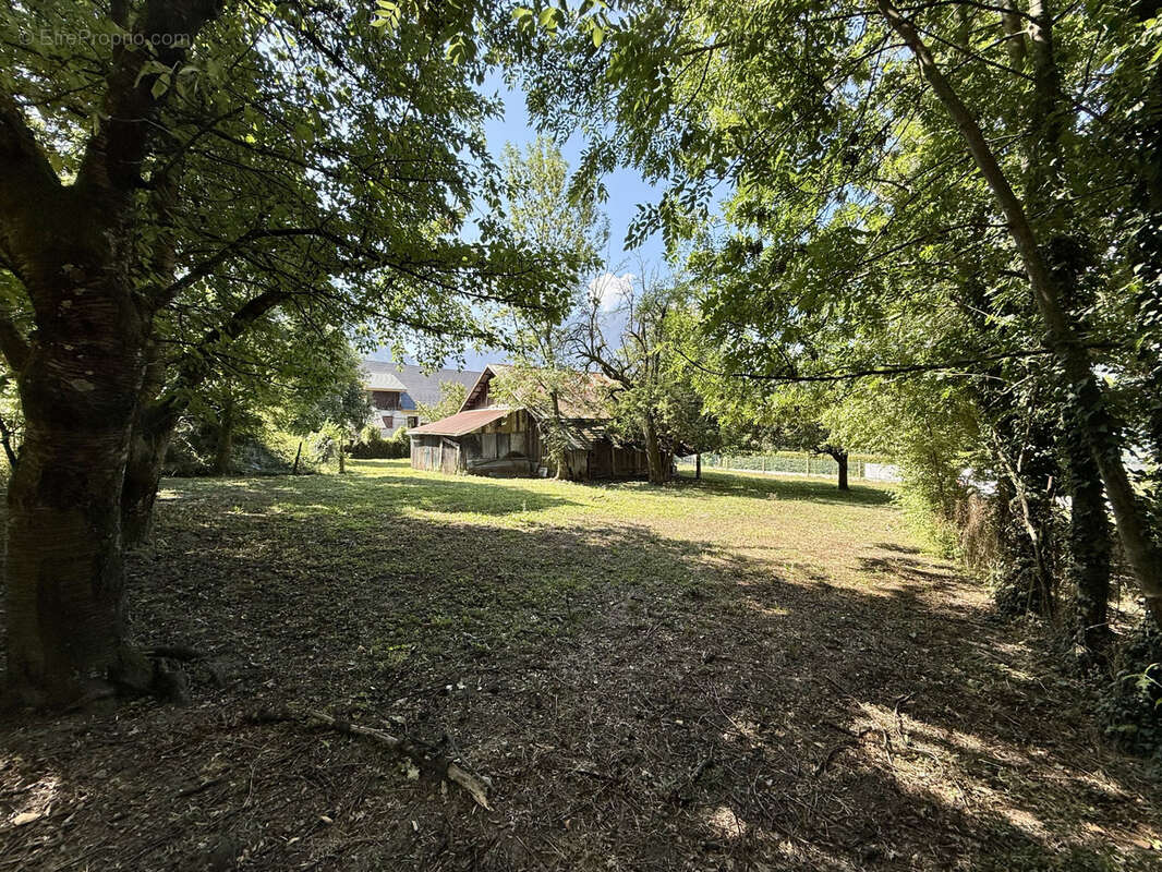 (73) Saint Avre - Terrain constructible et viabilisé - 1147m2 + 408m2 de jardin - photo 11