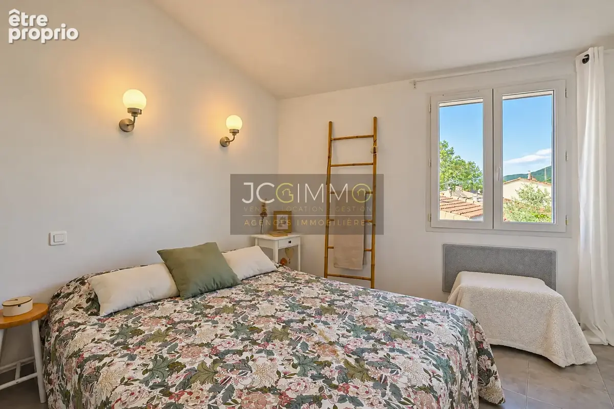 Appartement T2 de 32,78m2 loi carrez entièrement rénové avec terrasse tropézienne ! - photo 8