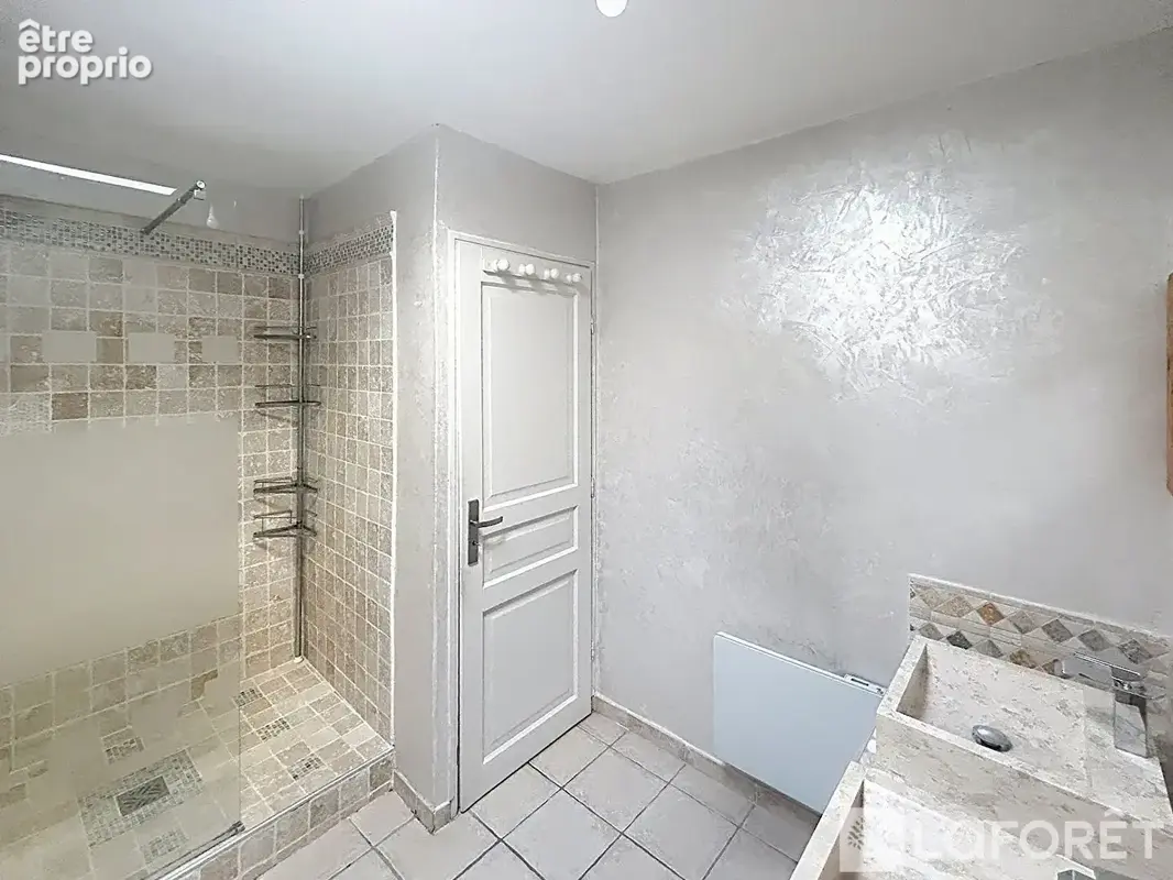 PIOLENC - Beau duplex de 90m², avec cour intimiste, solarium et garage! - photo 8