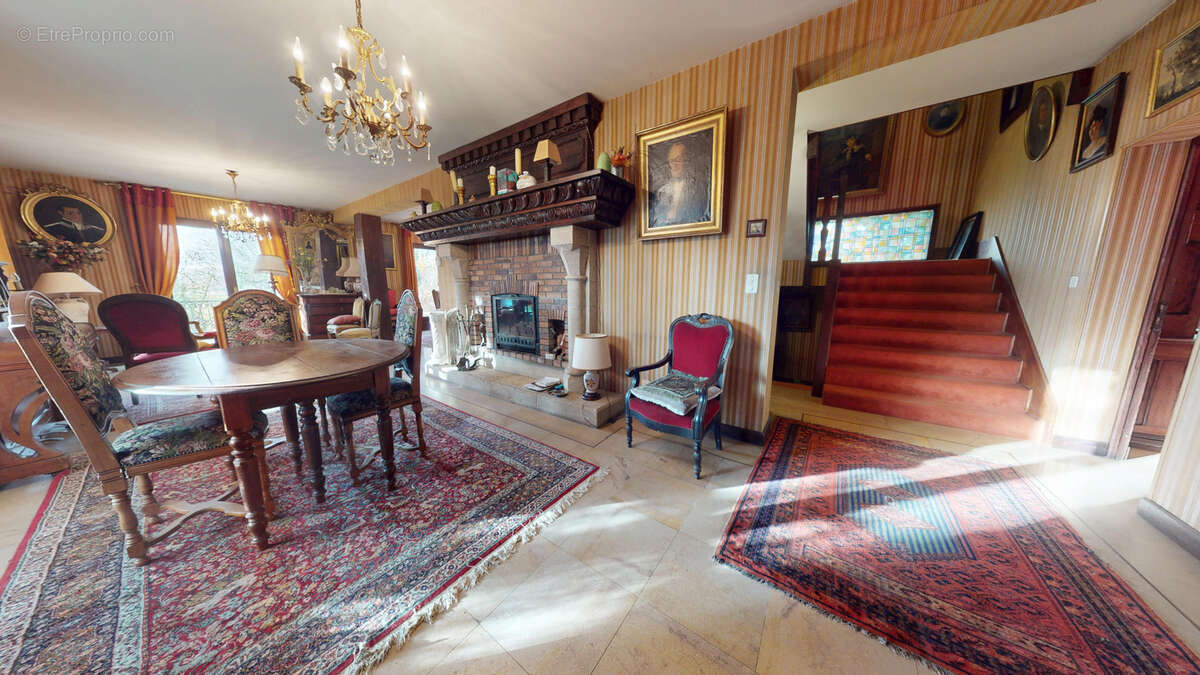 Maison à CHEVIGNY-SAINT-SAUVEUR