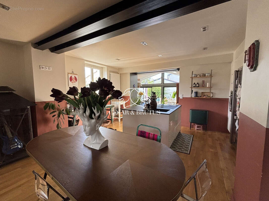 Maison à TASSIN-LA-DEMI-LUNE