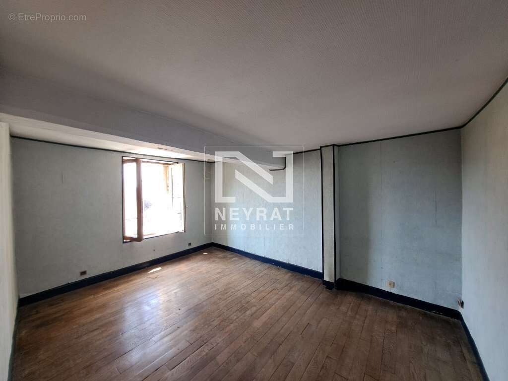 Maison à CUSSY-EN-MORVAN