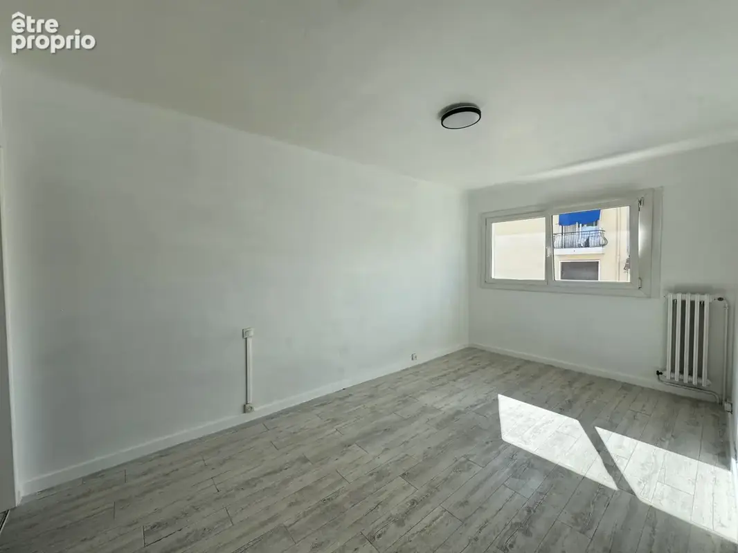 Toulon est - dernier etage - appartement t2 de 38 m2 avec balcon et parking - photo 4