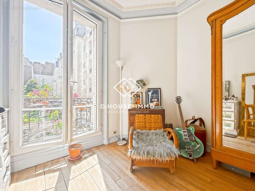 Appartement à PARIS-18E
