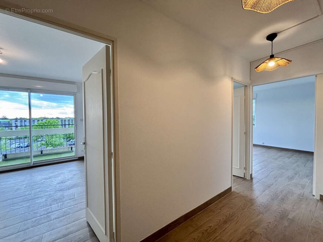 Appartement de 65m2 + parking + cave - photo 3