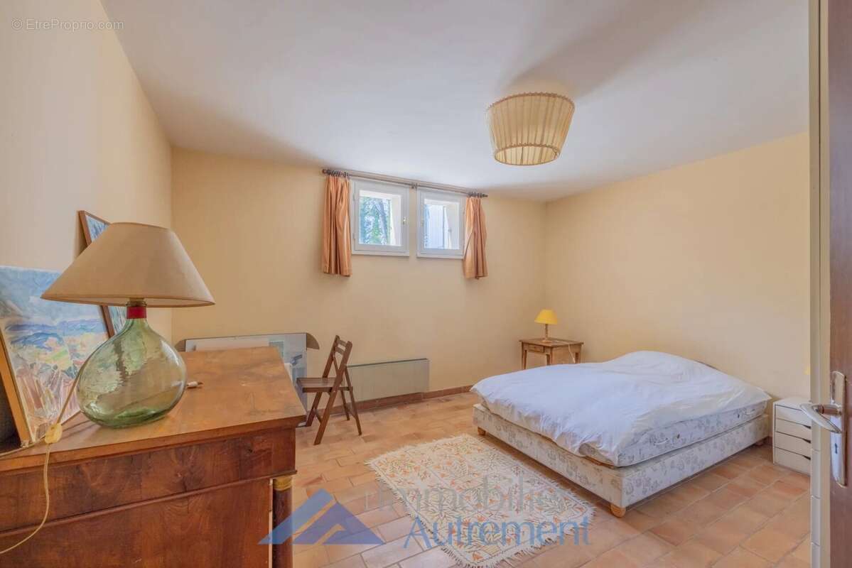 Maison à LE THOLONET