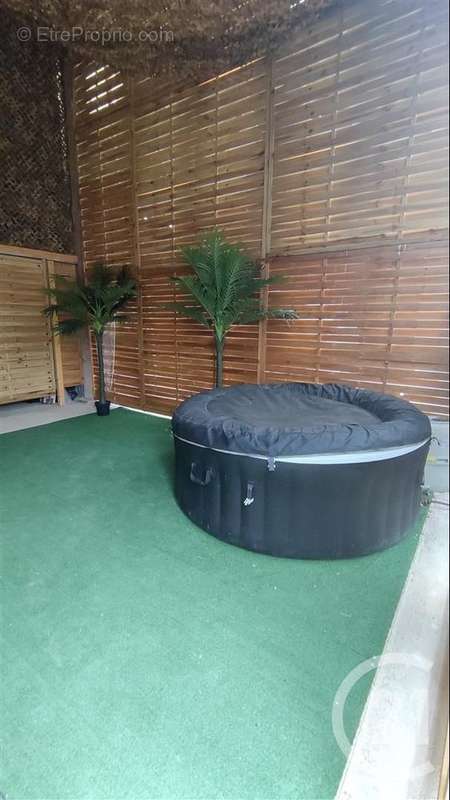 Maison à SAINT-QUENTIN-SUR-COOLE