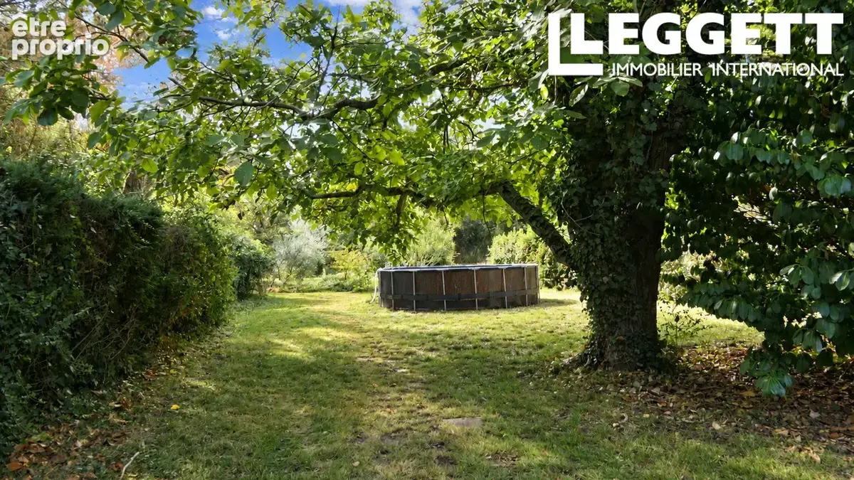 Charmante maison avec grand jardin privé,  2 782 m² terrain, piscine hors sol, véranda et terrasse et cave - photo 5