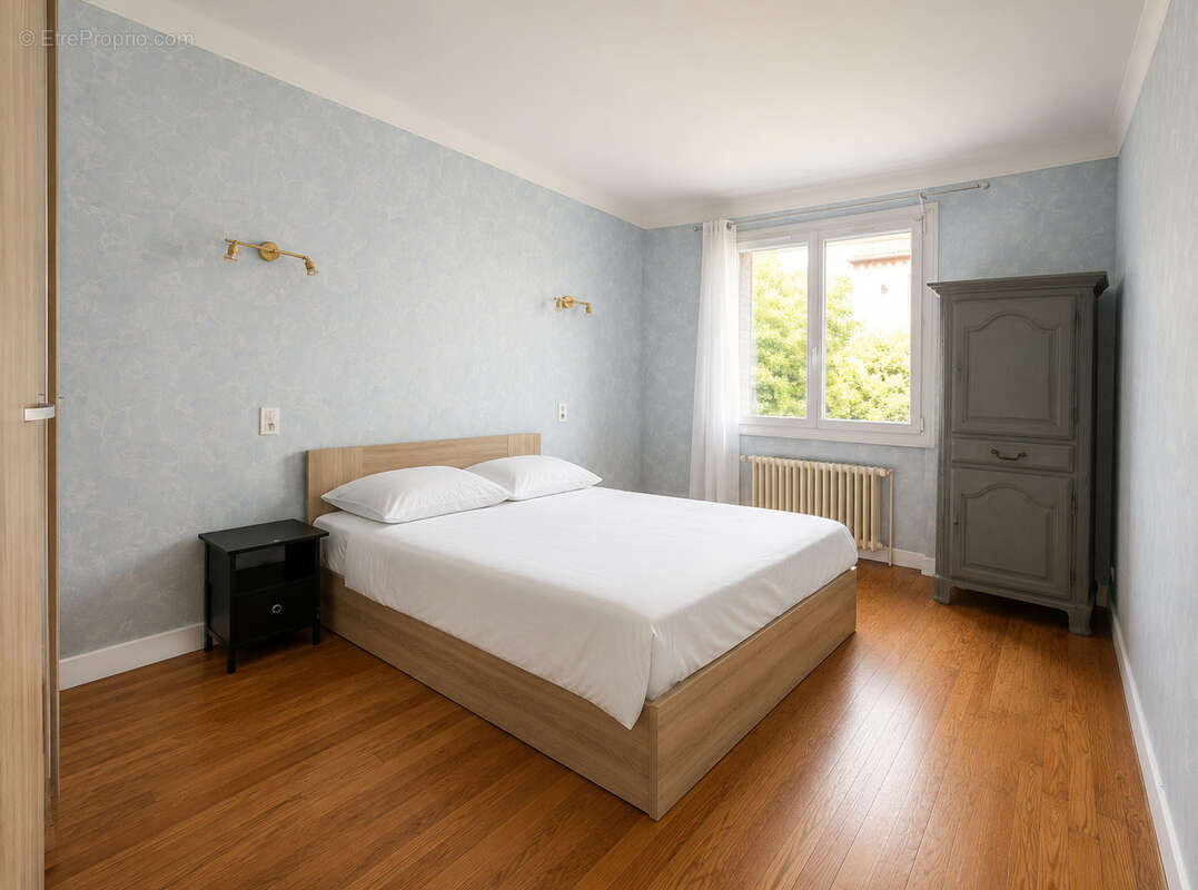 Oyonnax · Maison ~200 m2 · 3 niveaux · terrain 667 m2 · vue montagne · - photo 12