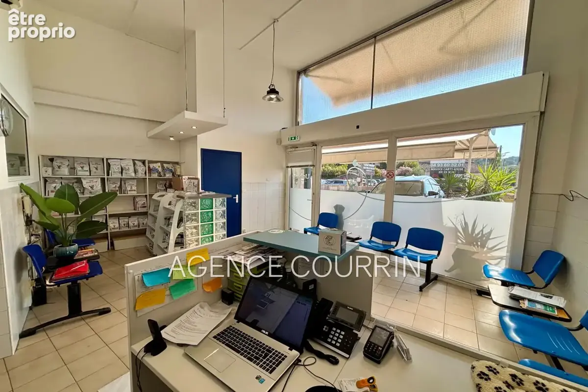 Commerce 104 m² à vendre à Grasse (06130) - photo 3