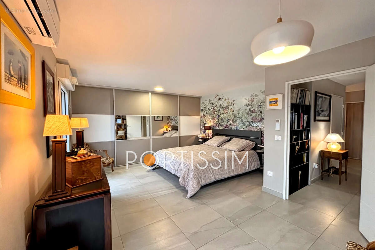 Appartement à SAINT-LAURENT-DU-VAR