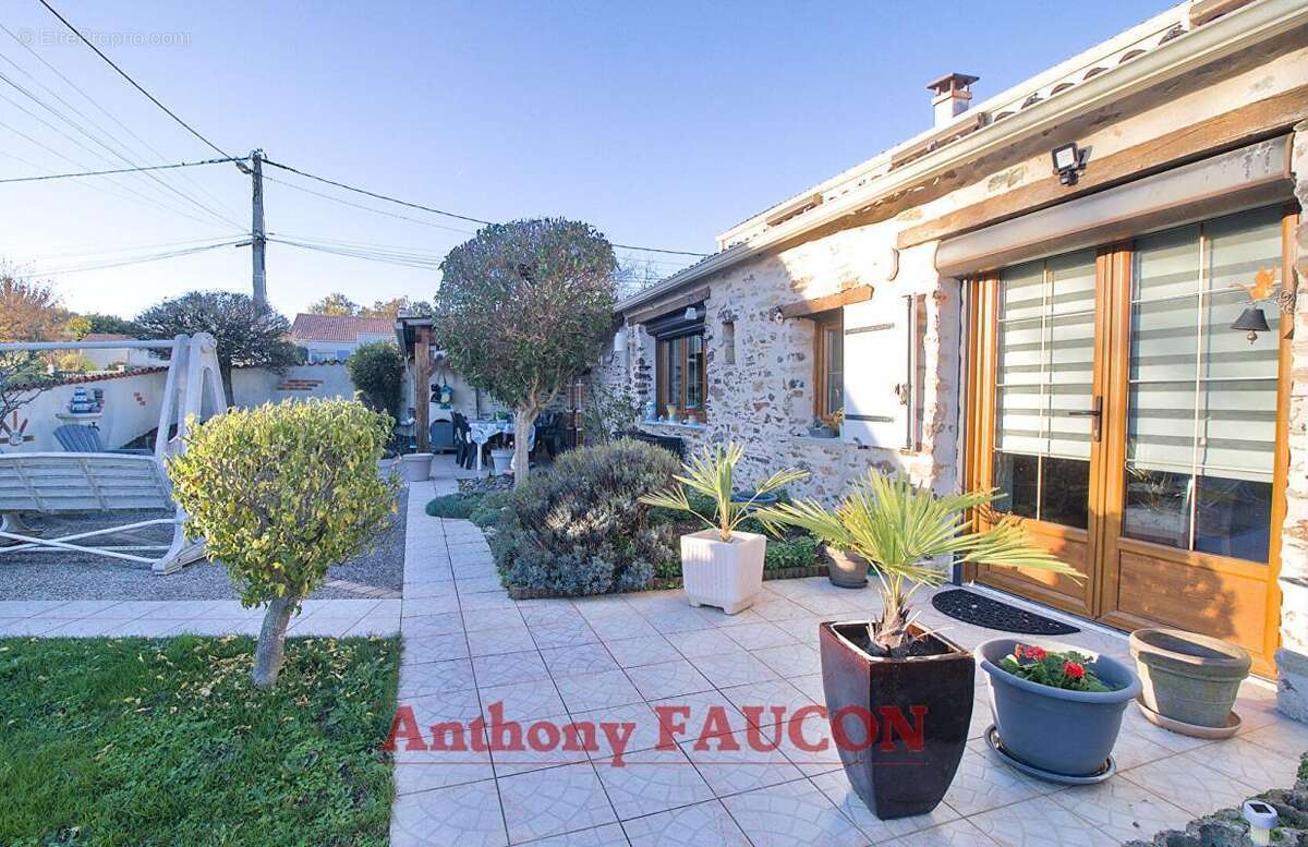 Maison à MAREUIL-SUR-LAY-DISSAIS